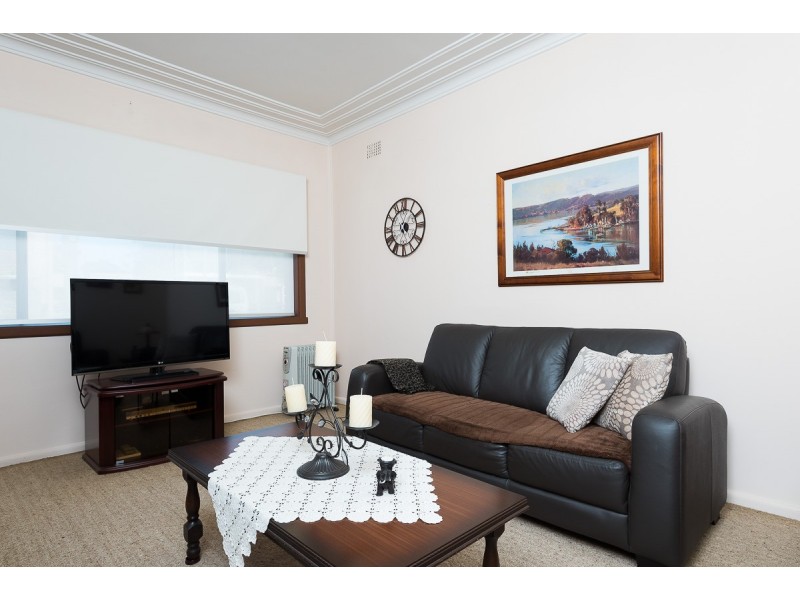 41 Montrose Avenue, Fairfield East NSW 2165