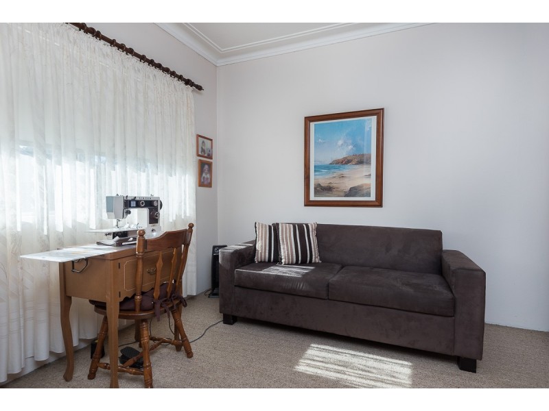 41 Montrose Avenue, Fairfield East NSW 2165