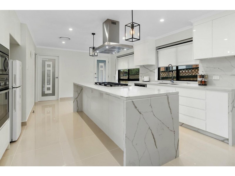 14 Bettong Crescent, Bossley Park NSW 2176