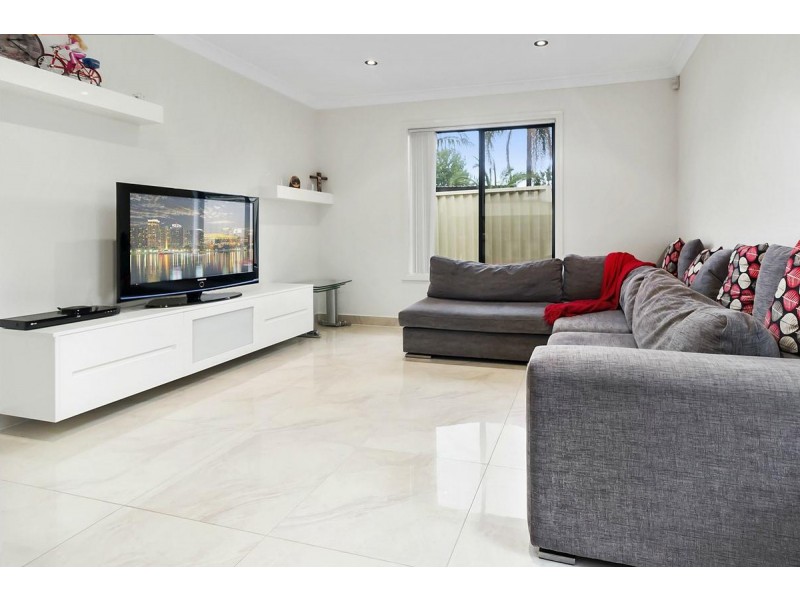 14 Bettong Crescent, Bossley Park NSW 2176