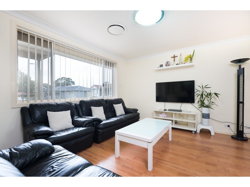 5 Miami Close, Greenfield Park NSW 2176