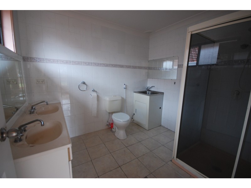 Fairfield West NSW 2165