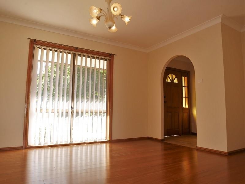 Edensor Park NSW 2176