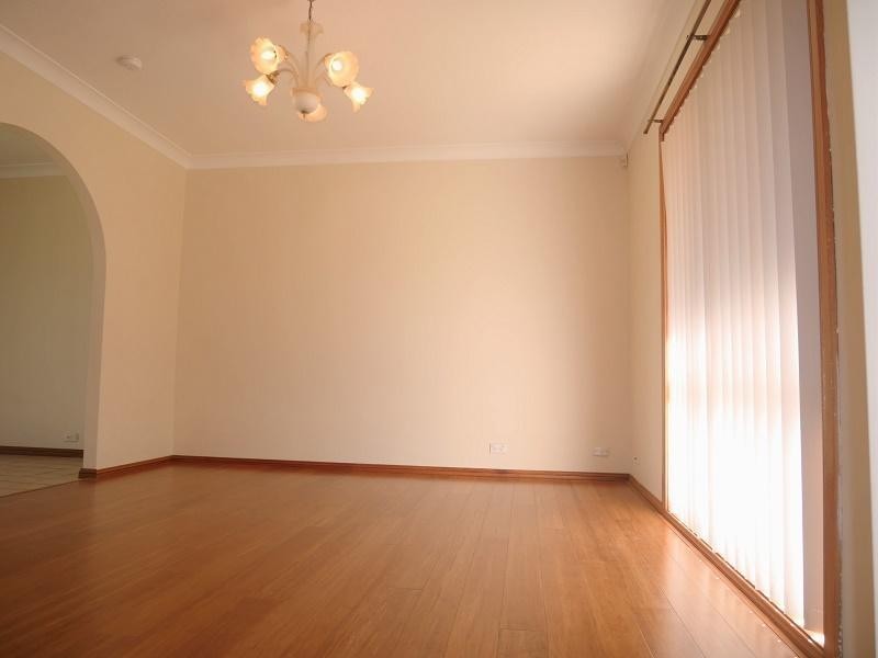 Edensor Park NSW 2176