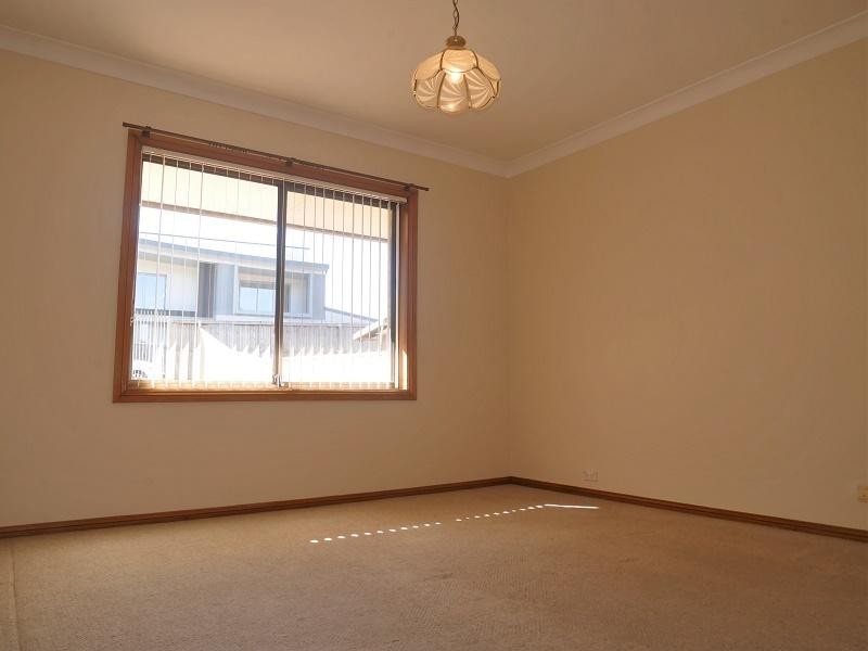 Edensor Park NSW 2176