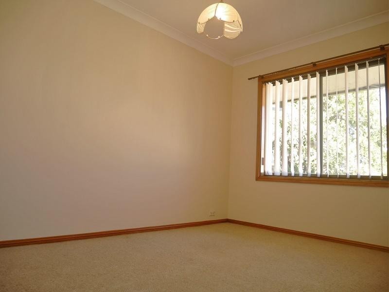 Edensor Park NSW 2176