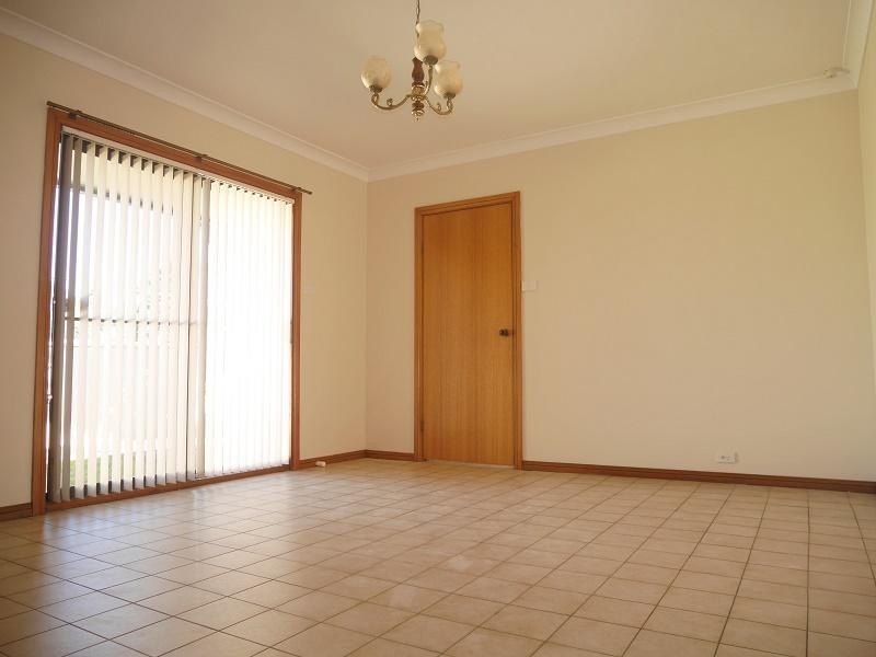 Edensor Park NSW 2176