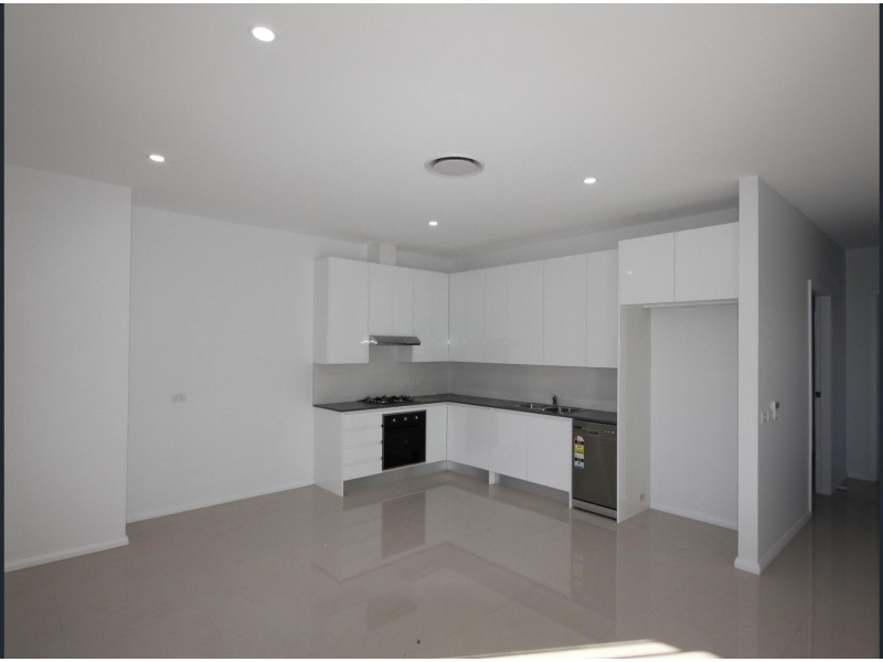 2/620 Polding Street, Bossley Park NSW 2176