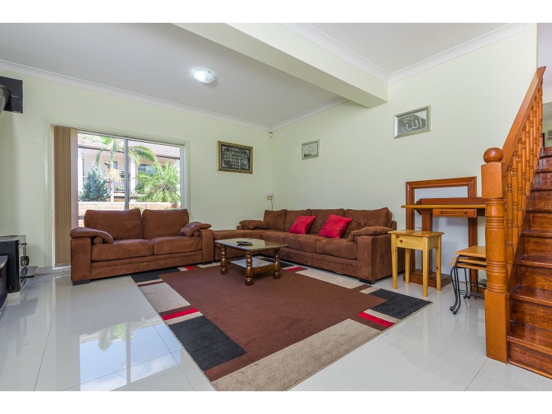 7 Sherritt Place, Prairiewood NSW 2176