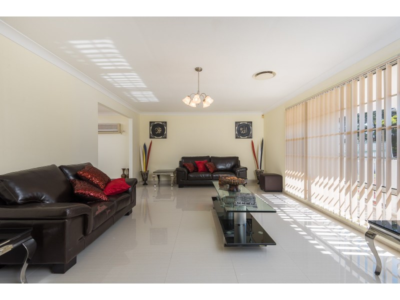 7 Sherritt Place, Prairiewood NSW 2176