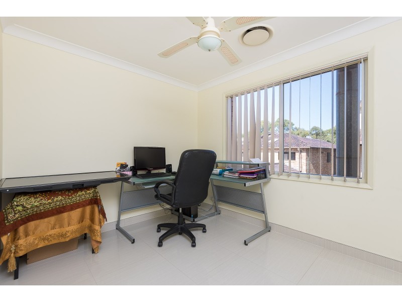 7 Sherritt Place, Prairiewood NSW 2176
