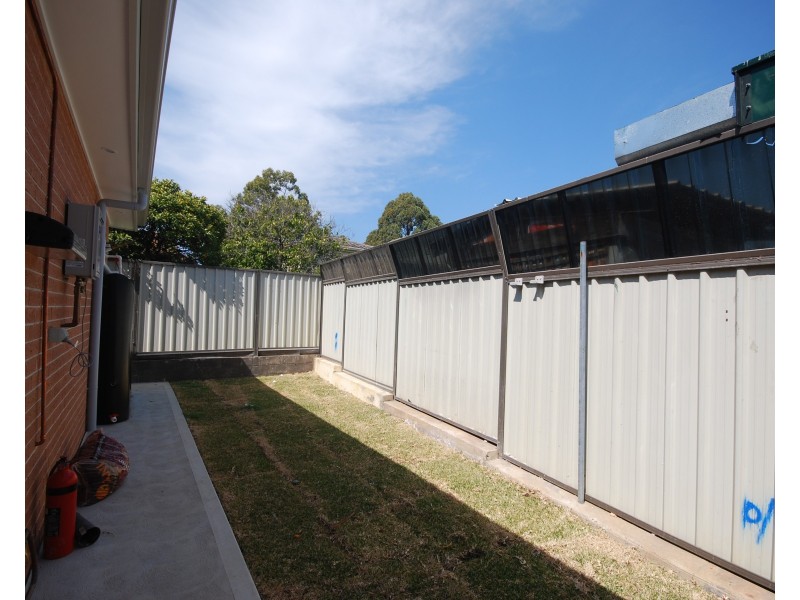 Edensor Park NSW 2176