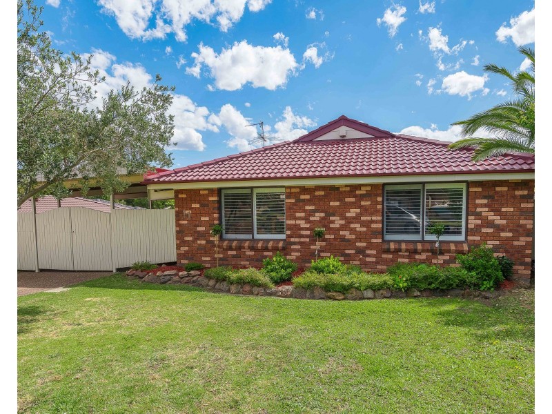 11 Glen Davis Avenue, Bossley Park NSW 2176