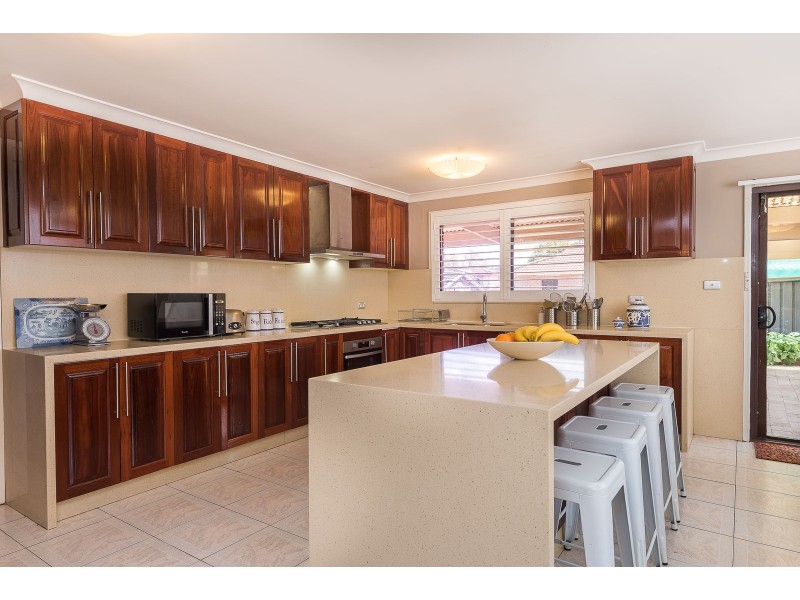 11 Glen Davis Avenue, Bossley Park NSW 2176