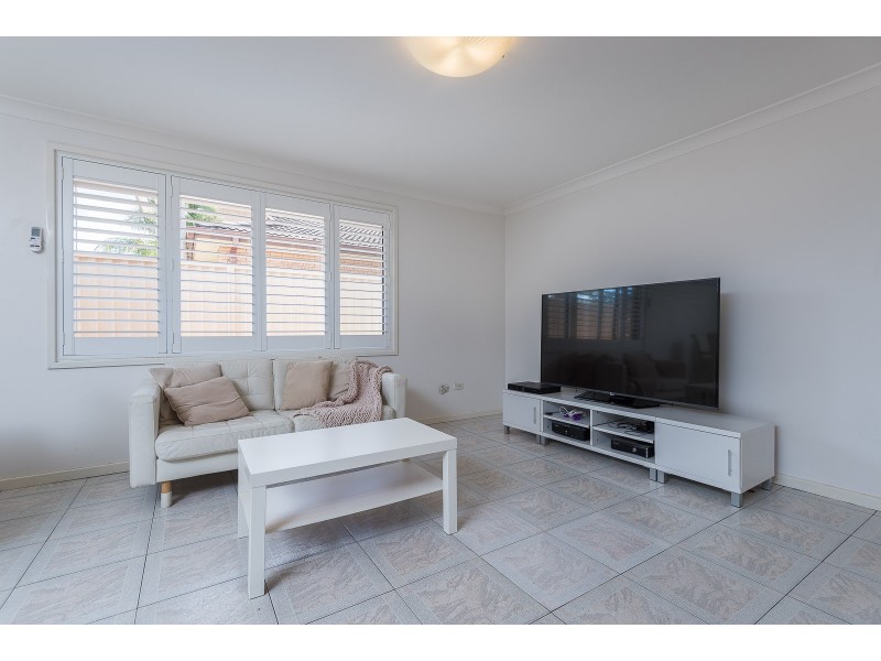 11 Glen Davis Avenue, Bossley Park NSW 2176