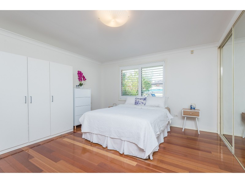 11 Glen Davis Avenue, Bossley Park NSW 2176