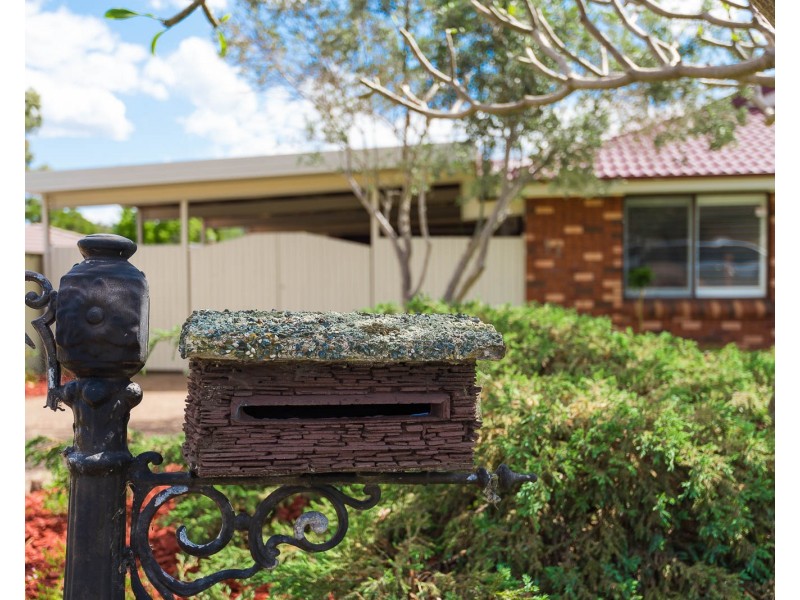 11 Glen Davis Avenue, Bossley Park NSW 2176