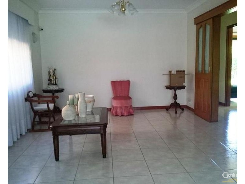 23 Hawthorne Street, St Johns Park NSW 2176