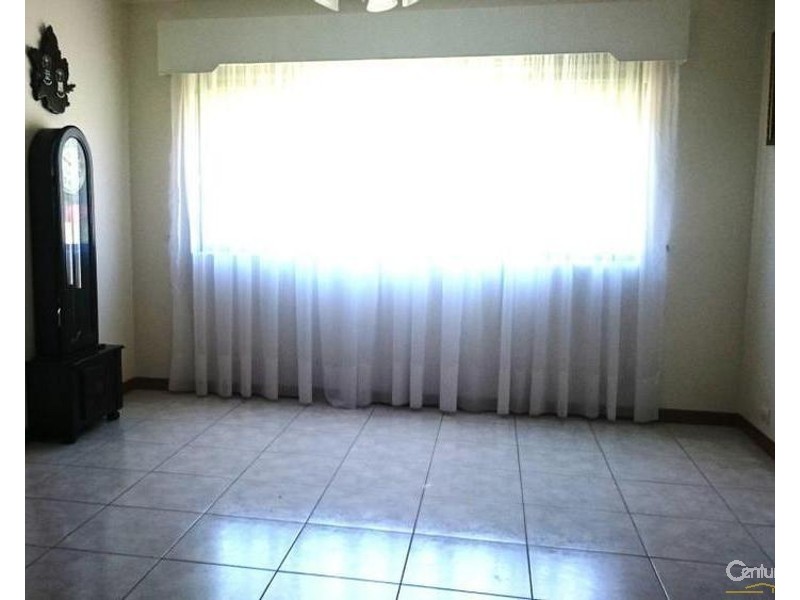 23 Hawthorne Street, St Johns Park NSW 2176