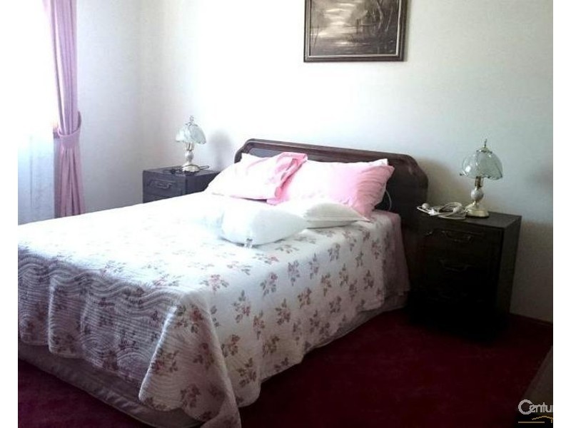 23 Hawthorne Street, St Johns Park NSW 2176