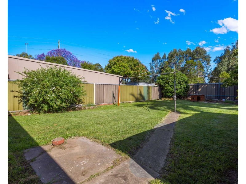 8 Baragoola Street, Fairfield West NSW 2165