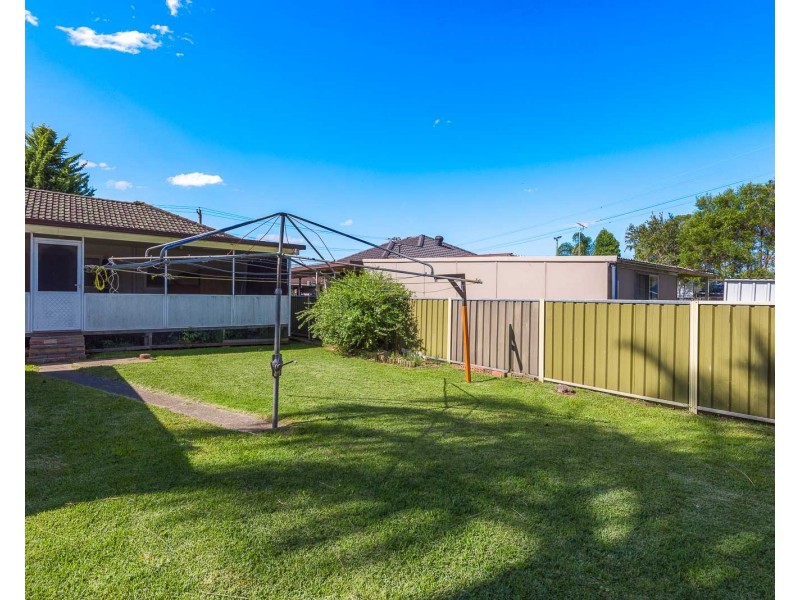 8 Baragoola Street, Fairfield West NSW 2165