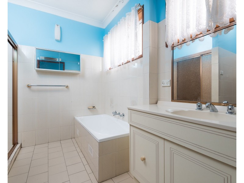 10 Winburndale Road, Wakeley NSW 2176