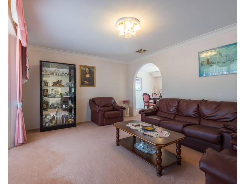 45 Kingfisher Avenue, Bossley Park NSW 2176