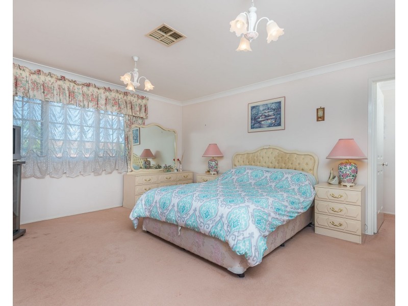 45 Kingfisher Avenue, Bossley Park NSW 2176
