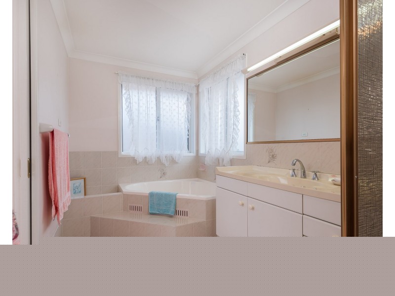 45 Kingfisher Avenue, Bossley Park NSW 2176