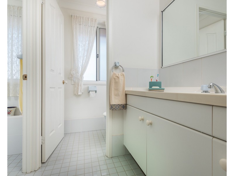 45 Kingfisher Avenue, Bossley Park NSW 2176