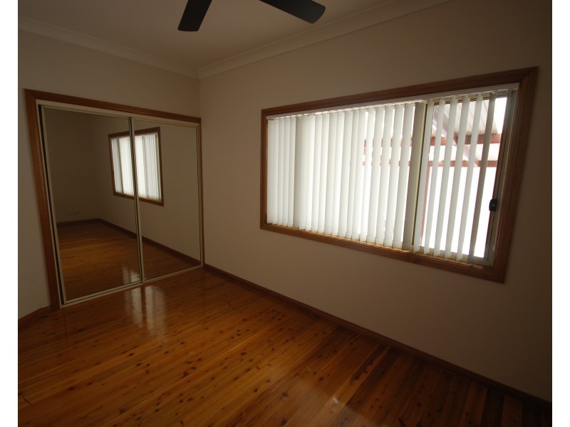 Fairfield West NSW 2165