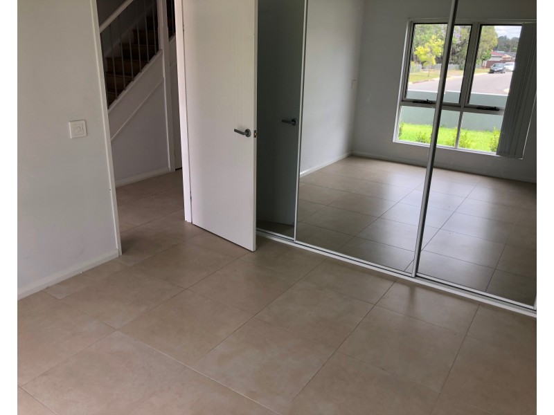 1/106 Chifley Street, Smithfield NSW 2164