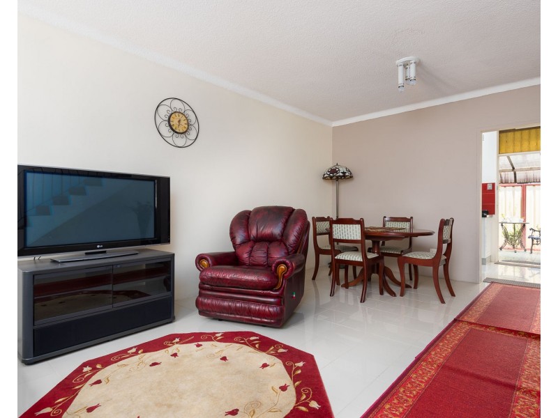 2/262 River Avenue, Carramar NSW 2163