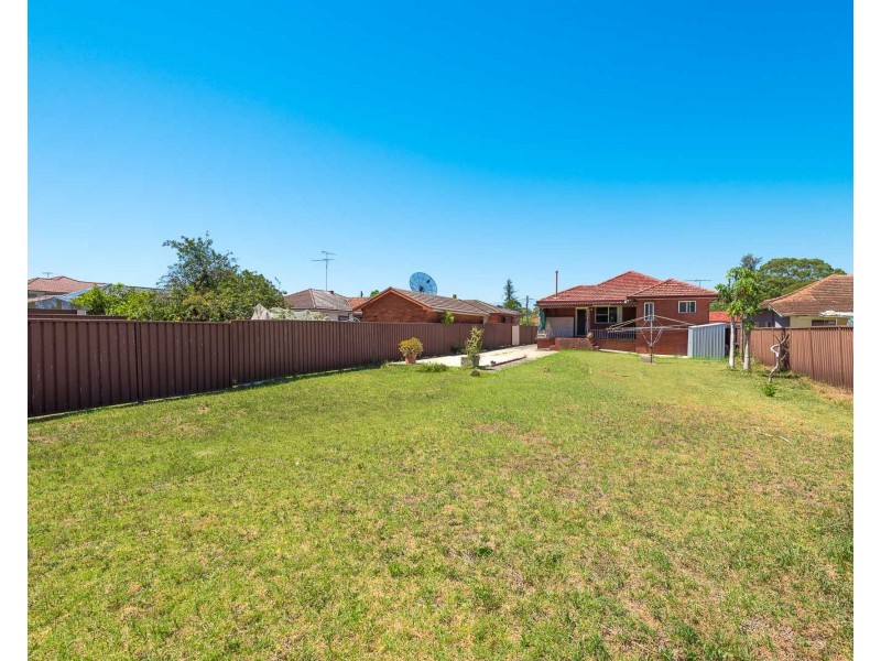 31  James Street, Fairfield East NSW 2165