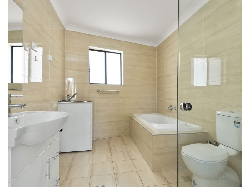 1/11 Wrentmore Street, Fairfield NSW 2165