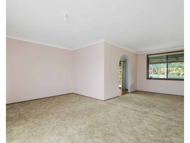 16 Whitlam Avenue, Edensor Park NSW 2176