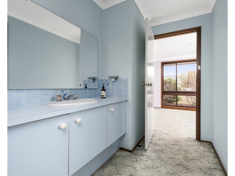 16 Whitlam Avenue, Edensor Park NSW 2176