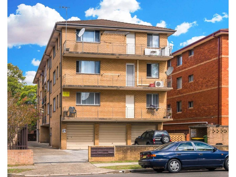 12/21 York Street, Fairfield NSW 2165