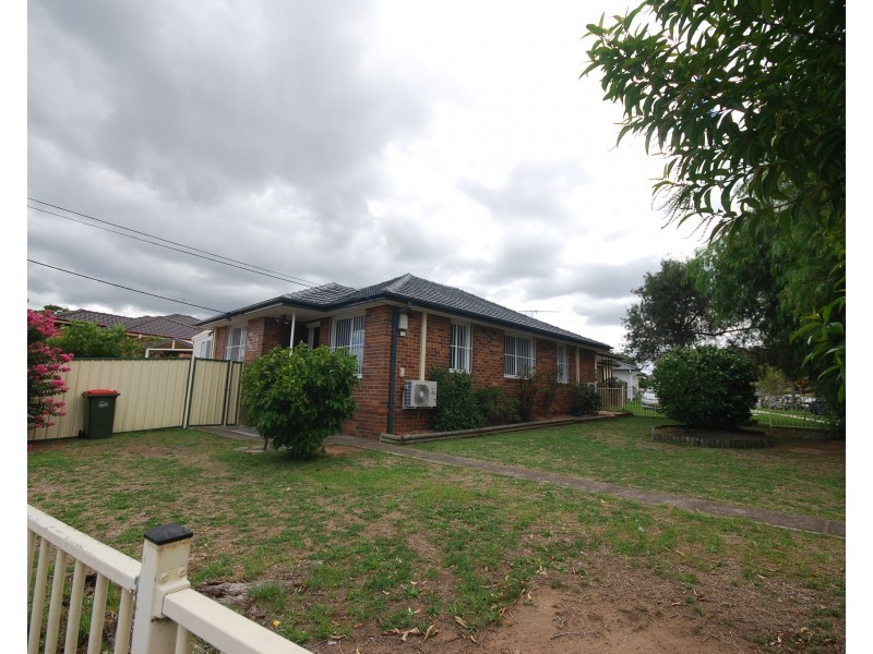 75 Tasman Parade, Fairfield West NSW 2165