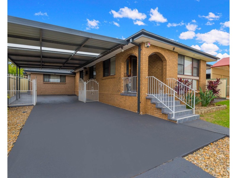 7 Benghazi Street, Bossley Park NSW 2176