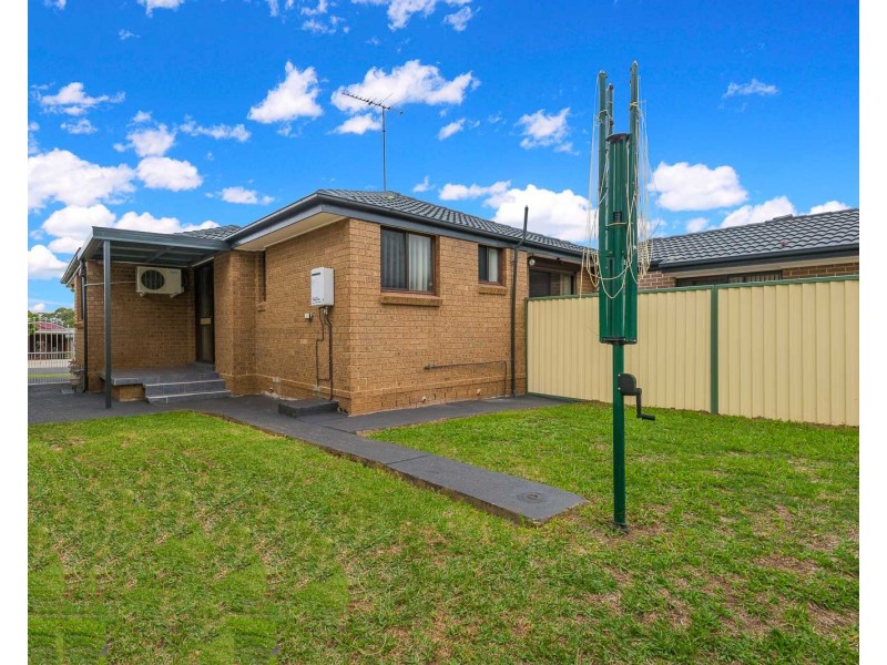 7 Benghazi Street, Bossley Park NSW 2176