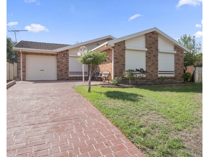 9 Torwood Place, St Johns Park NSW 2176