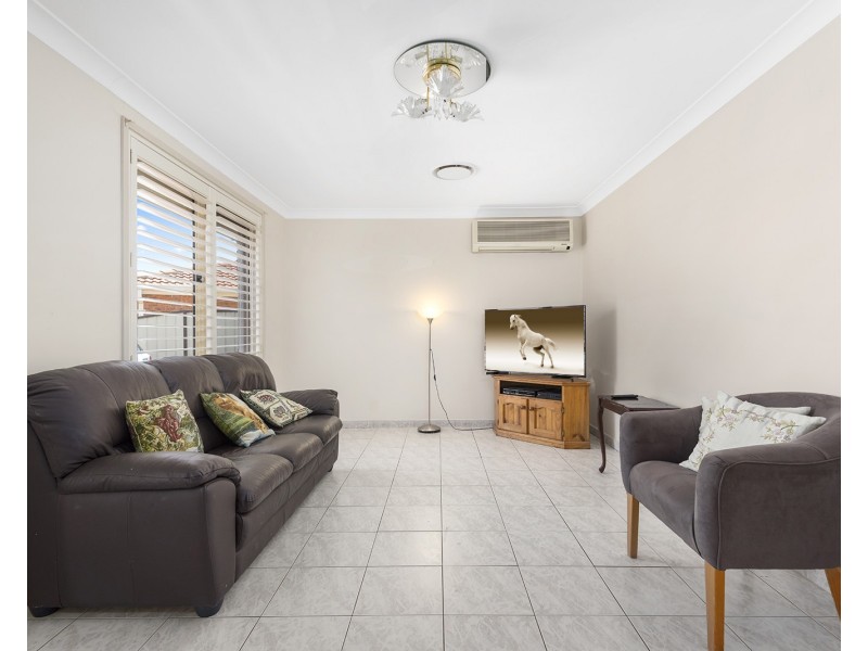 9 Torwood Place, St Johns Park NSW 2176