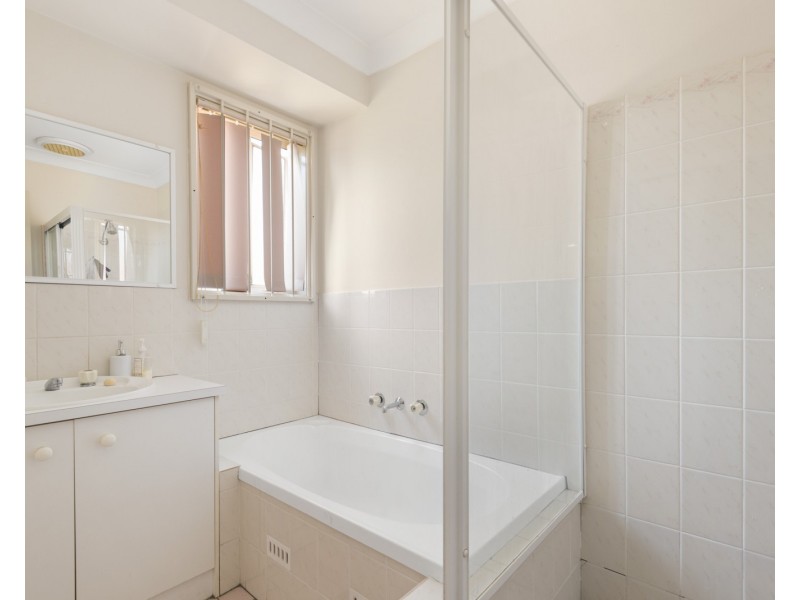 9 Torwood Place, St Johns Park NSW 2176