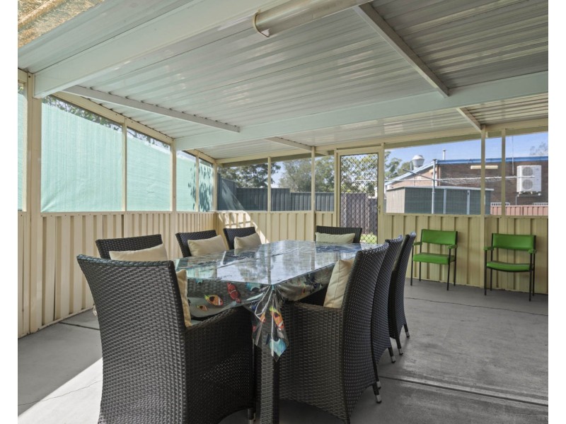 9 Torwood Place, St Johns Park NSW 2176
