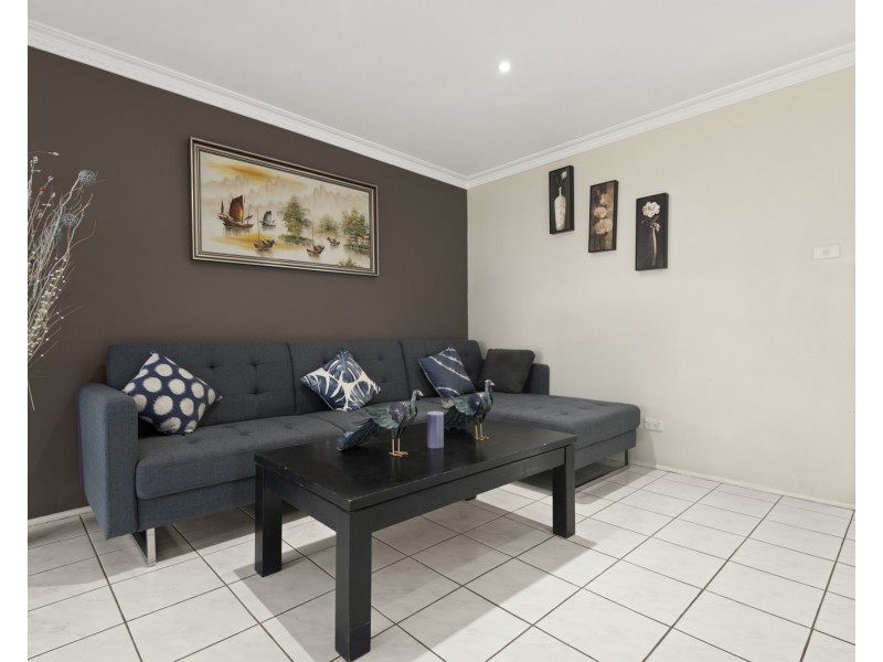 5 Opal Place, Bossley Park NSW 2176