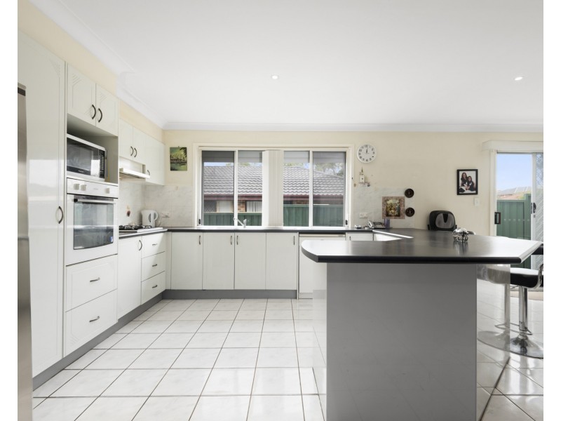 5 Opal Place, Bossley Park NSW 2176