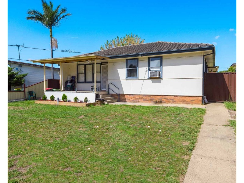 12 Montrose Avenue, Fairfield East NSW 2165