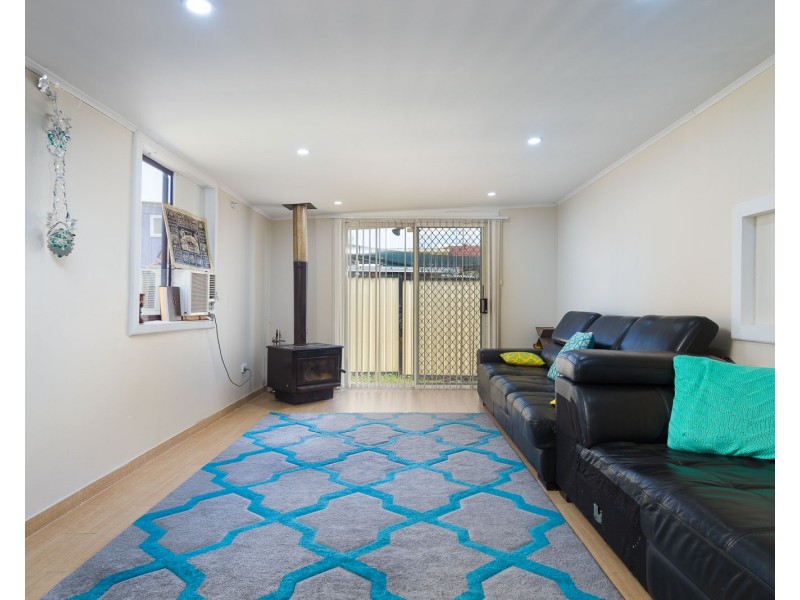 12 Montrose Avenue, Fairfield East NSW 2165